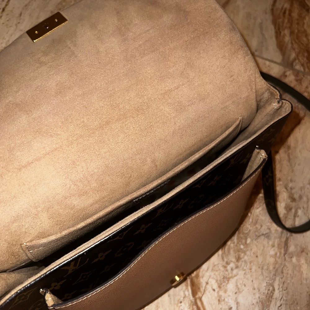 LOUIS VUITTON Crossbody/Handbag *GOOD CONDITION* - Picture 6 of 7